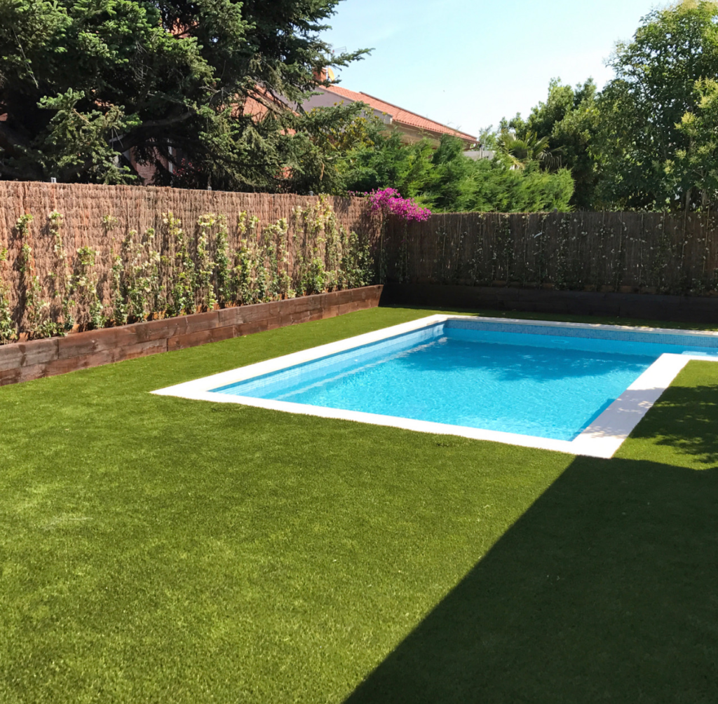 jardin con césped terminado