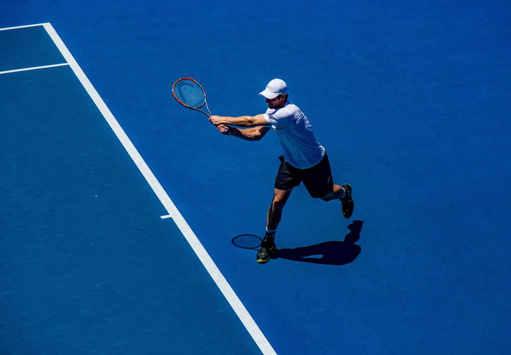 Cómo los diferentes tipos de pista afectan a un partido de tenis