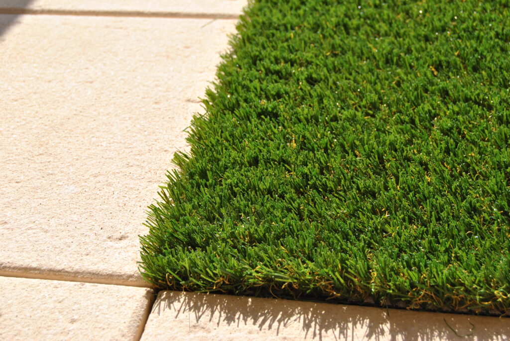 Albergrass leafy lawn corner